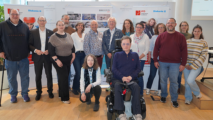 Gruppenfoto der Schwerbehindertenvertretungen gemeinsam mit Landrat Jan Weckler
